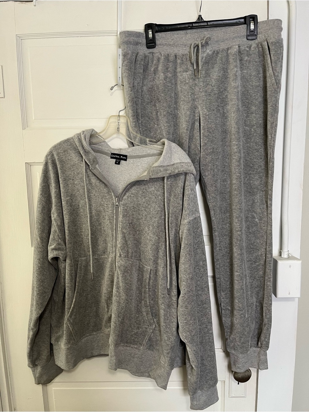 Central Park Cozy Gray Velour Hoodie & Jogger Set XL